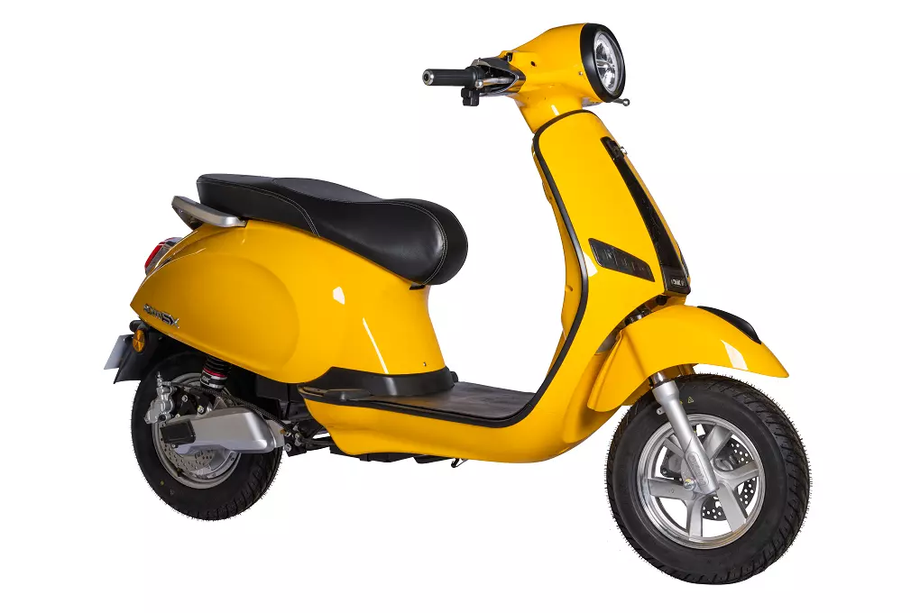 Kiểu dáng Vespa, động cơ tay ga của Roma SX New