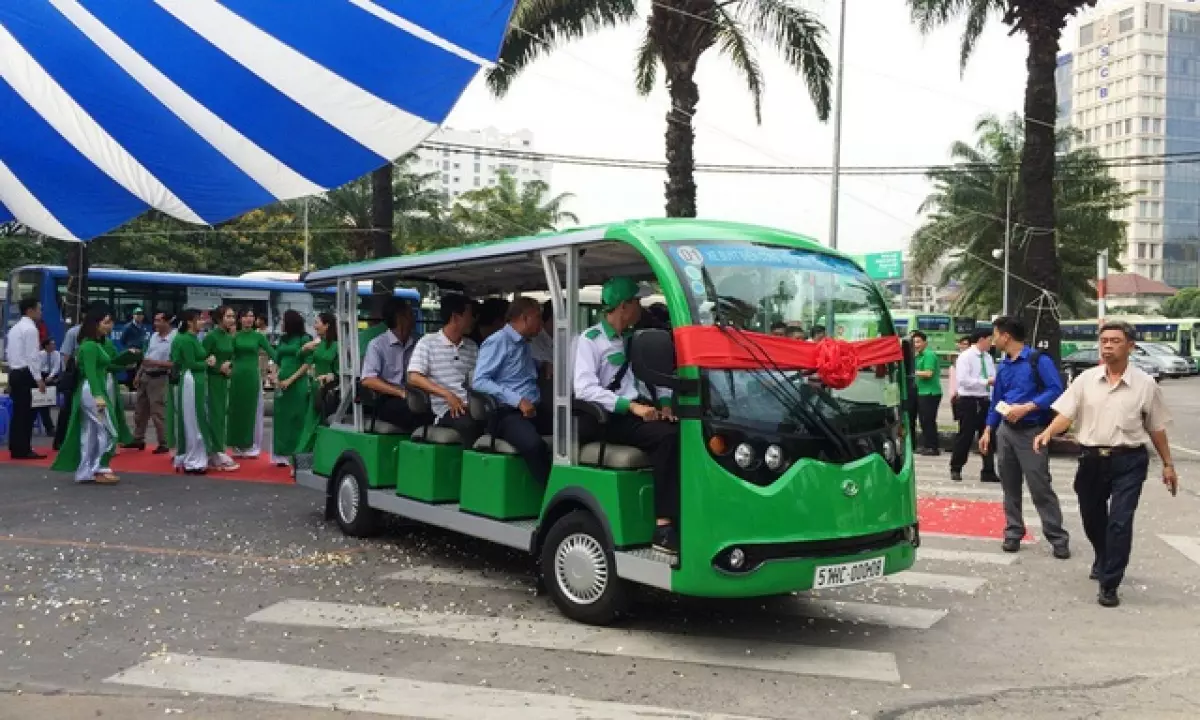 Hồi đầu năm, TPHCM cũng đưa xe buýt điện vào hoạt động ở trung tâm thành phố