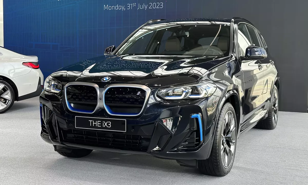 Giá xe BMW iX3 mới nhất.