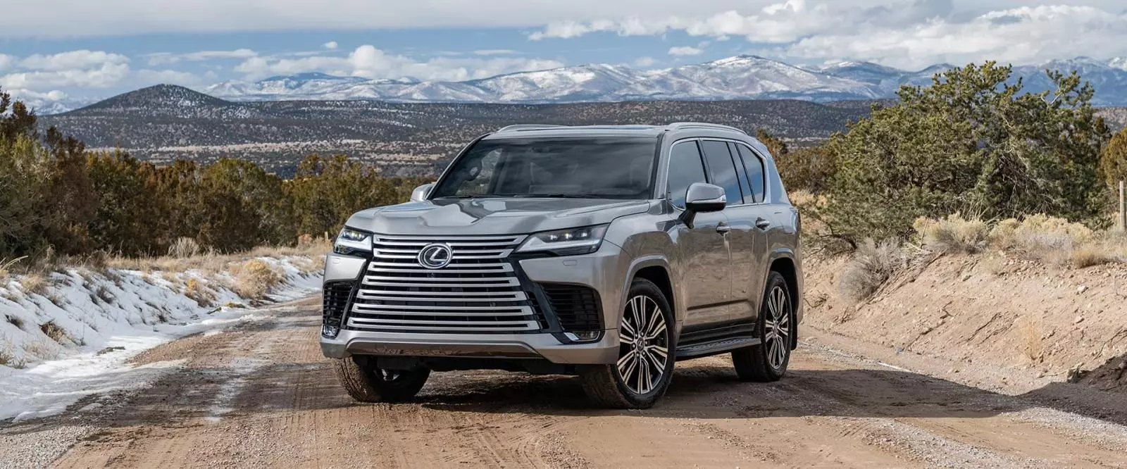 Giá xe Lexus LX 600 mới nhất.