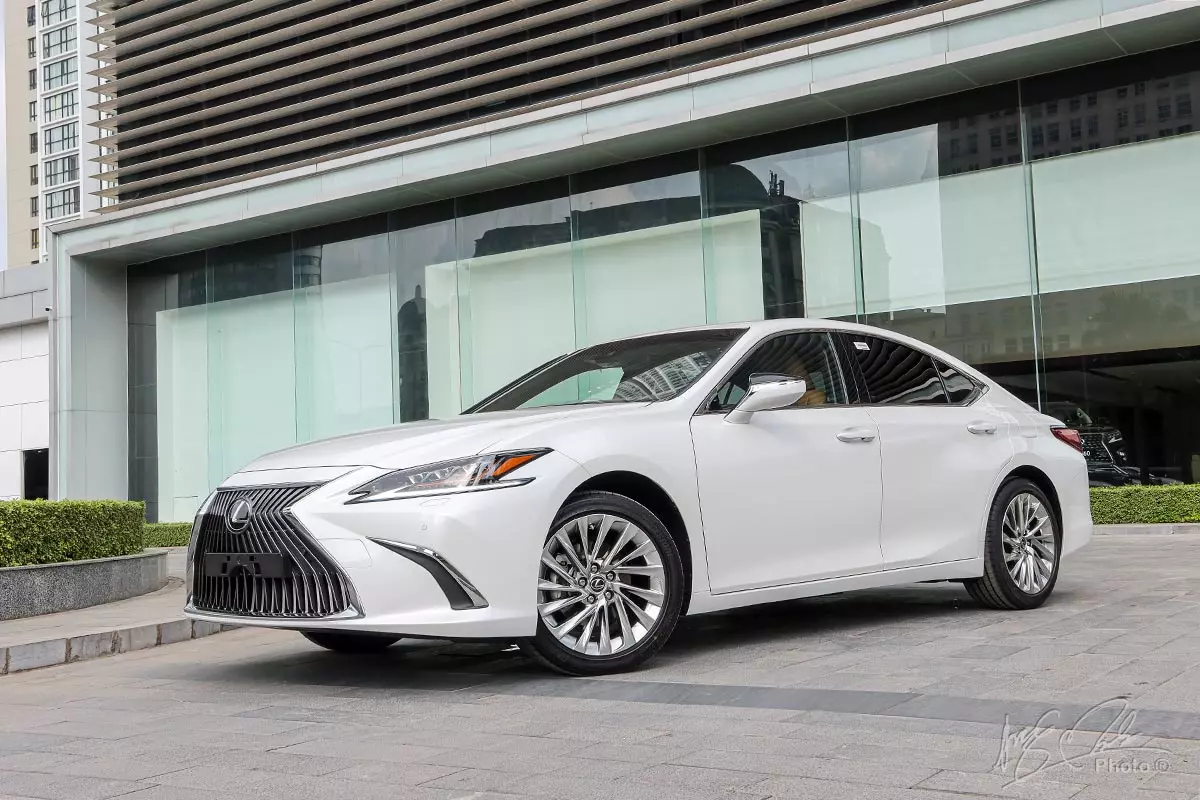 Giá xe Lexus ES 2021 mới nhất