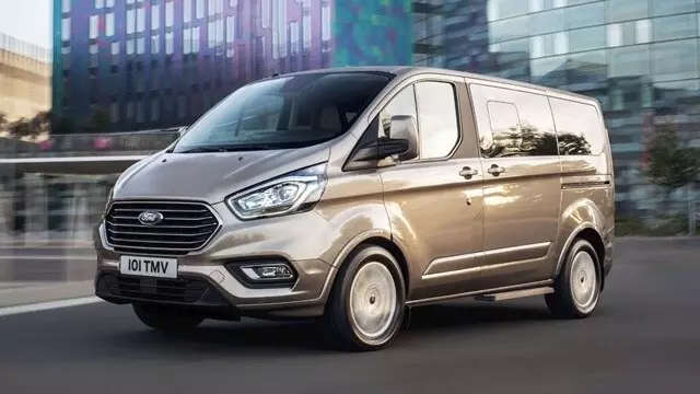 gia-xe-ford-transit