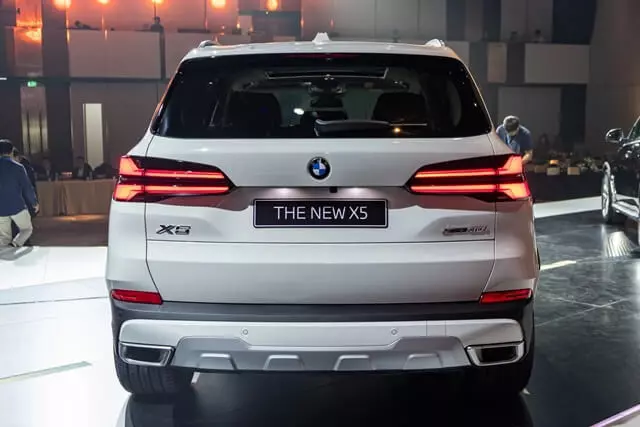 Đuôi xe BMW X5 facelift