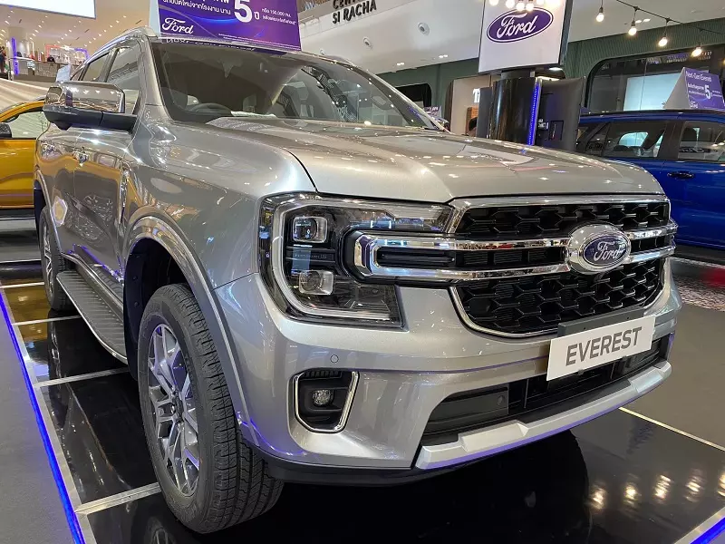 Everest Trend này có mức tiêu thụ nhiên liệu 7.0L/100km (trên đường kết hợp) nhưng chúng tôi ghi nhận 9.4L/100km sau hơn 200km lái xe.