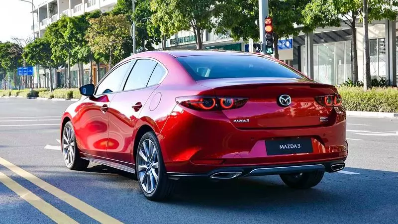 thân xe Mazda 3 2021 hatchback.