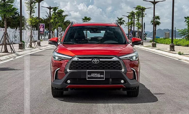 Đầu xe Toyota Cross hầm hố và thể thao