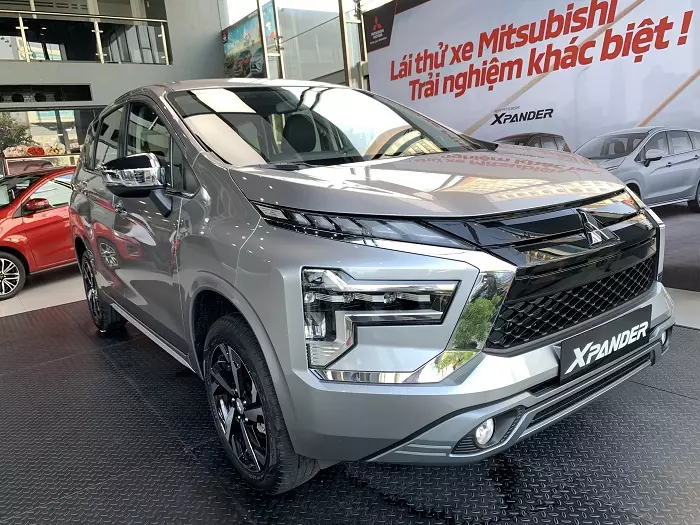 Mitsubishi Xpander 2024 màu bạc