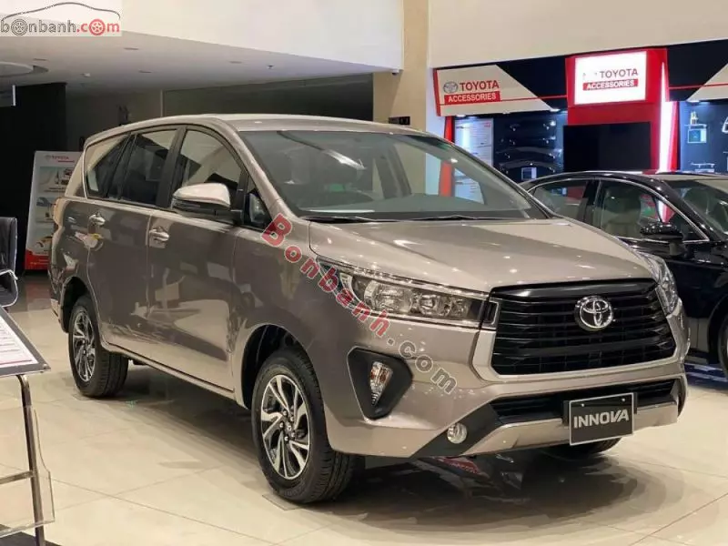 Toyota Innova 2023