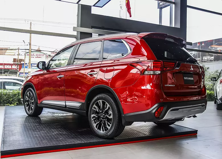 Mua xe Mitsubishi Outlander cũ uy tín tại Anycar