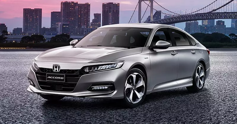 Honda Accord là mẫu sedan hạng D được đánh giá cao với kiểu dáng và cảm giác lái