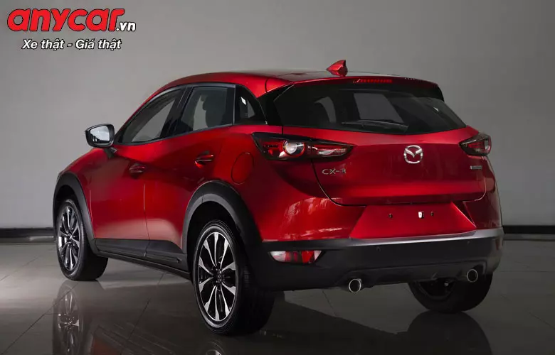 Phần đuôi Mazda CX-3 thiết kế có phần giống Mazda 2 và Mazda 3