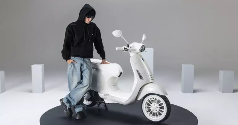 Xe Vespa Sprint giới hạn Justin Bieber X Vespa