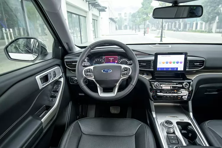 vô-lăng Ford Explorer 2022.