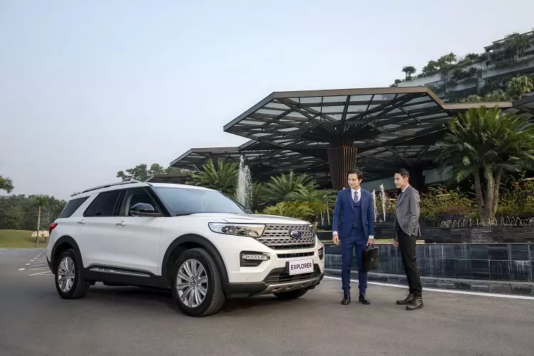 Ford Explorer hoàn toàn mới.