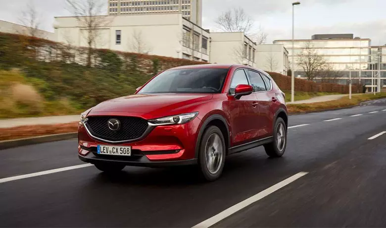 Trang bị an toàn trên Mazda CX-5 khá hiện đại và phong phú