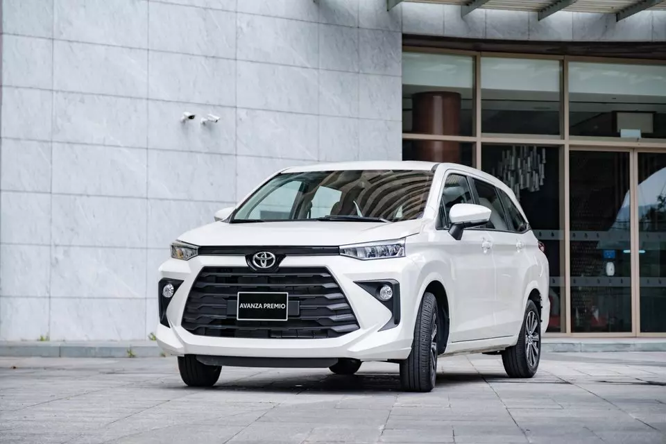 giá xe Toyota Avanza Premio 2022