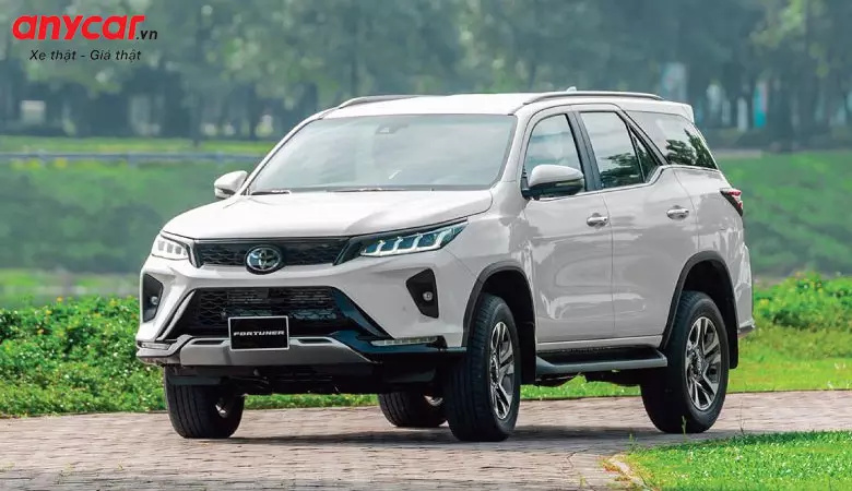 Fortuner màu trắng ngọc trai sẽ có giá cao hơn 8 triệu đồng so với các màu còn lại