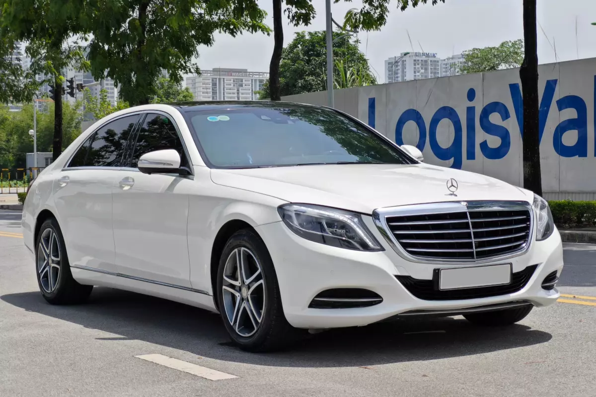 Mercedes-Benz S400 chạy 8 năm được rao bán với giá rẻ hơn Toyota Camry mới