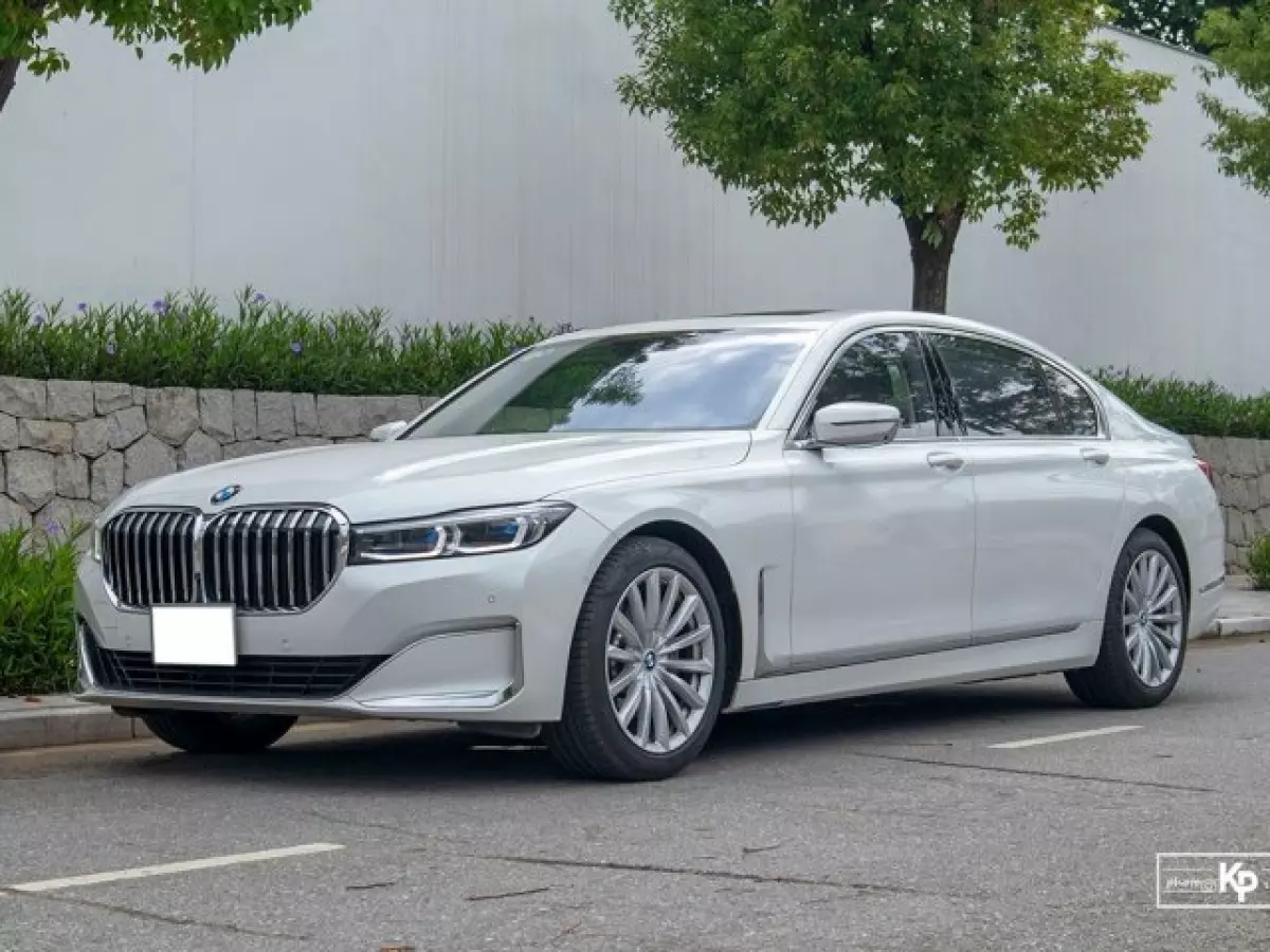 Giá xe BMW 730Li cập nhật mới nhất 1