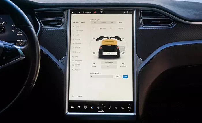 Hệ thống giải trí Tesla Model X