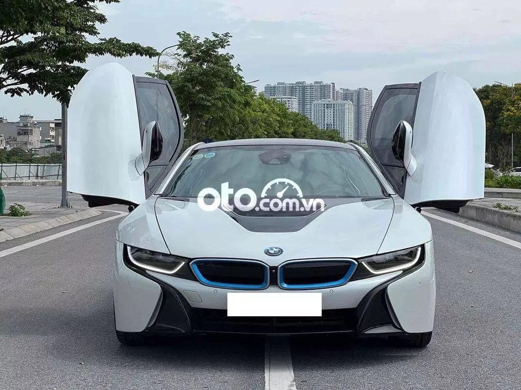 Động cơ BMW i8.