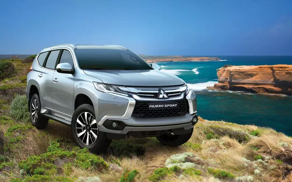 Giá xe Mitsubishi Pajero Sport mới nhất