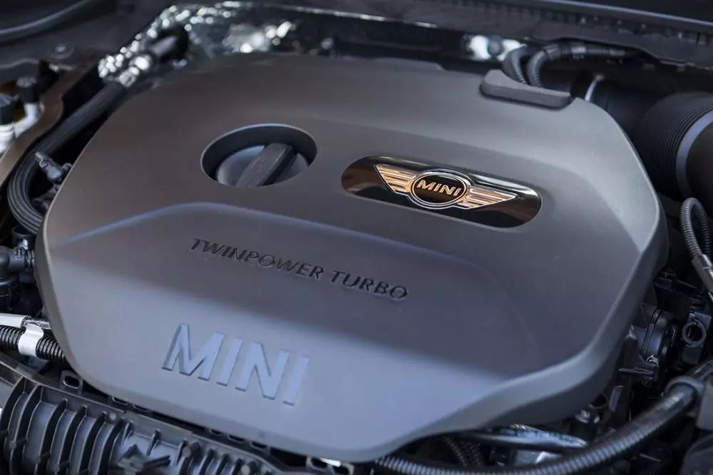 Động cơ xe MINI Cooper 5 cửa 2021
