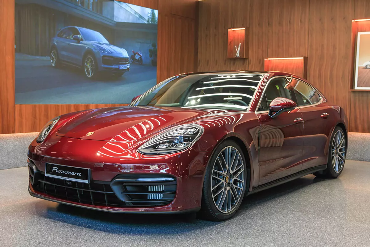 "Giá xe Porsche Panamera mới nhất"