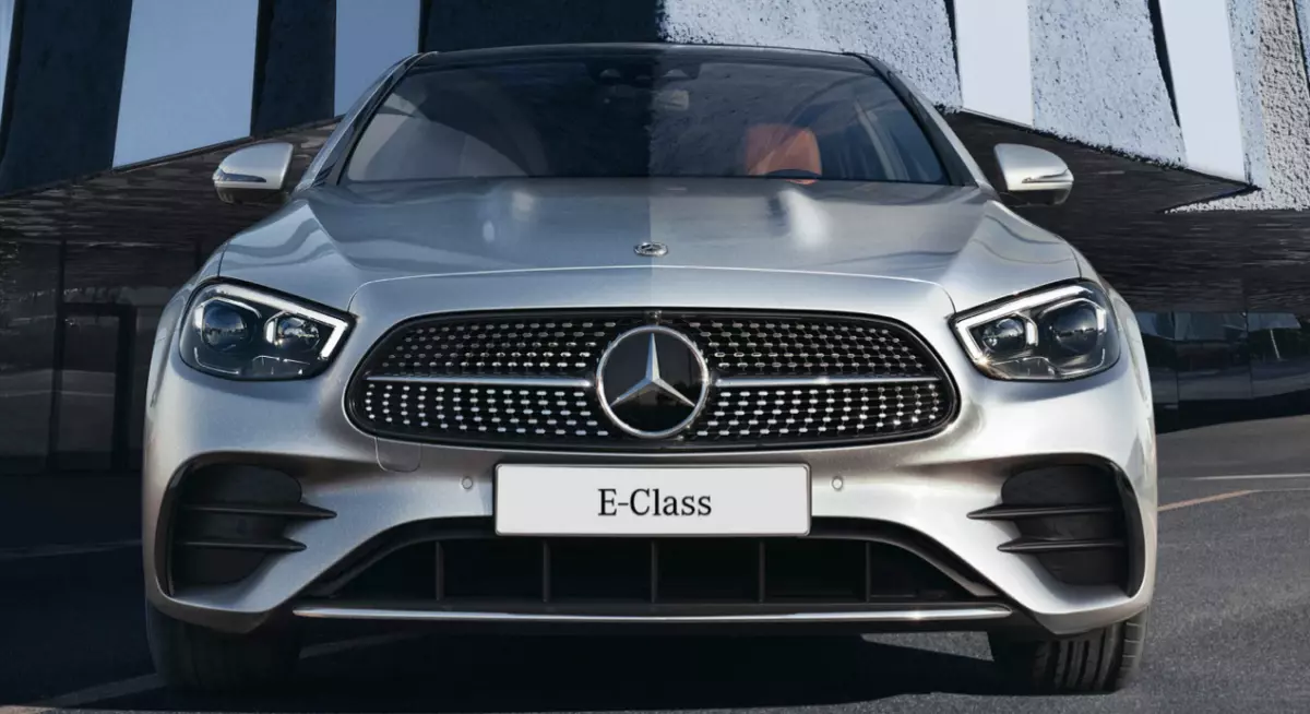 Mercedes Benz E-Class 2022: Đánh giá, giá xe và ưu đãi mới nhất