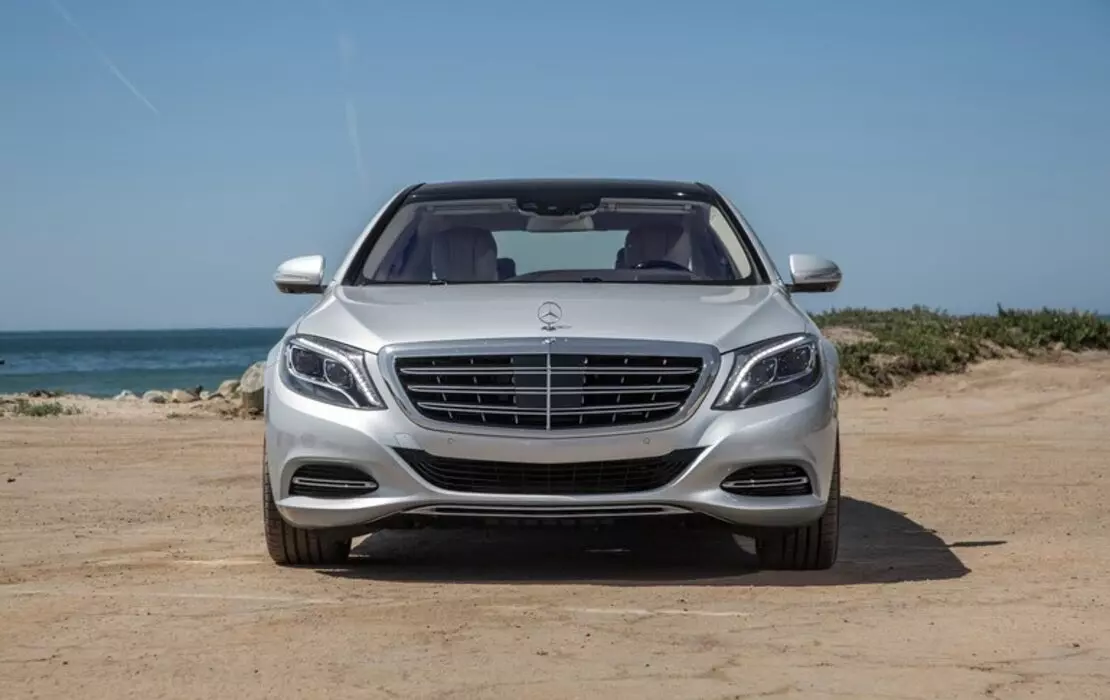 Đầu xe Mercedes Maybach S600