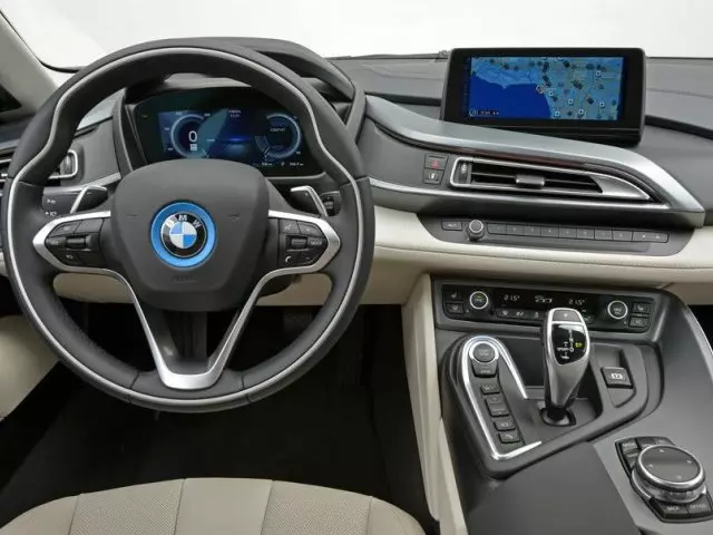 Có nên mua xe BMW i8 cũ?