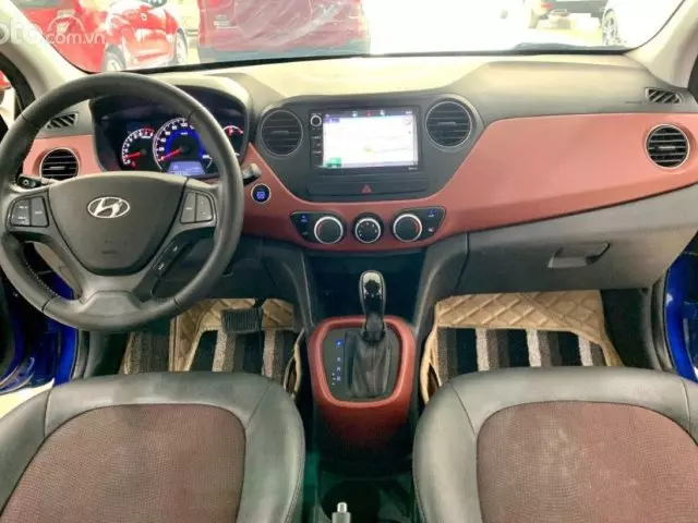 Co nen mua xe Hyundai Grand i10 2018 cu