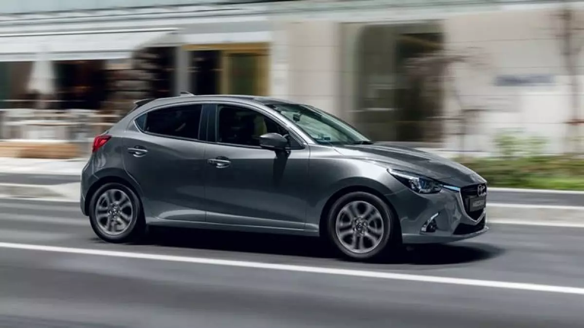 mazda-2-hatchback-2019-viet-nam-tuvanmuaxe-2-1632