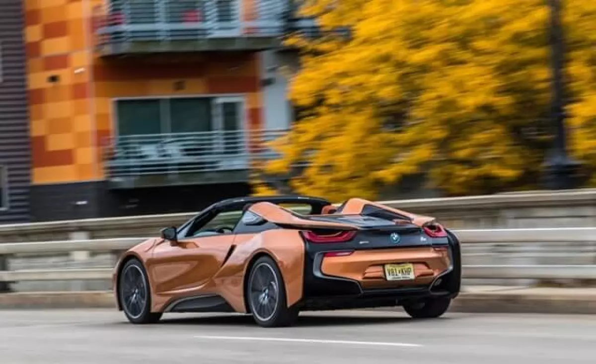 Chi tiết BMW i8 2023