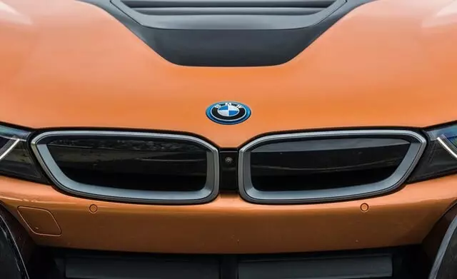 BMW i8 Roadster - Đèn trước xe