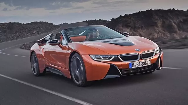 BMW i8 Roadster - Nội thất xe