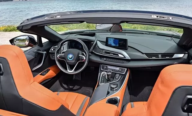 Chi tiết nội thất BMW i8 Roadster