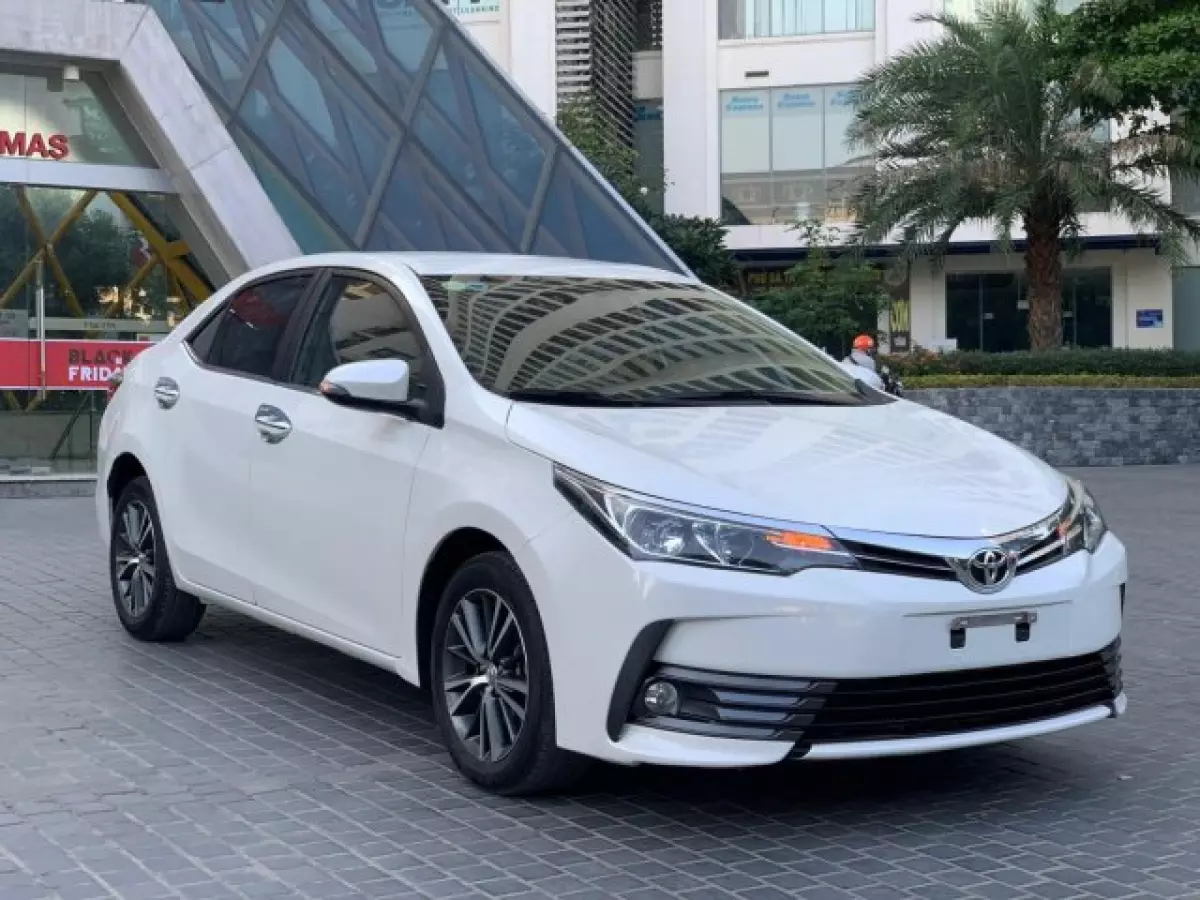 Giá xe Toyota Corolla Altis 2018 tại Oto.com.vn