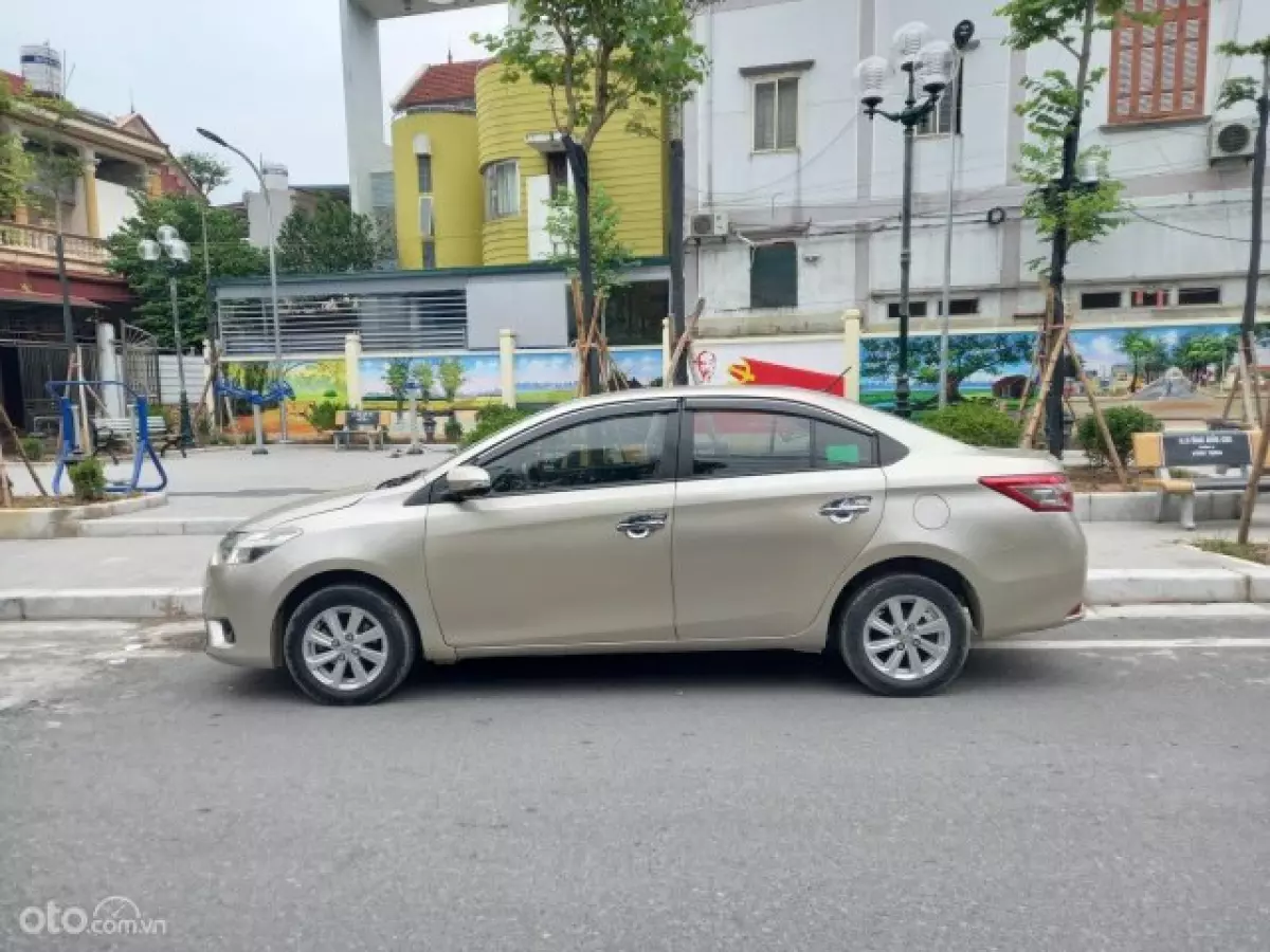 Mua Toyota Vios cũ giá 300 triệu