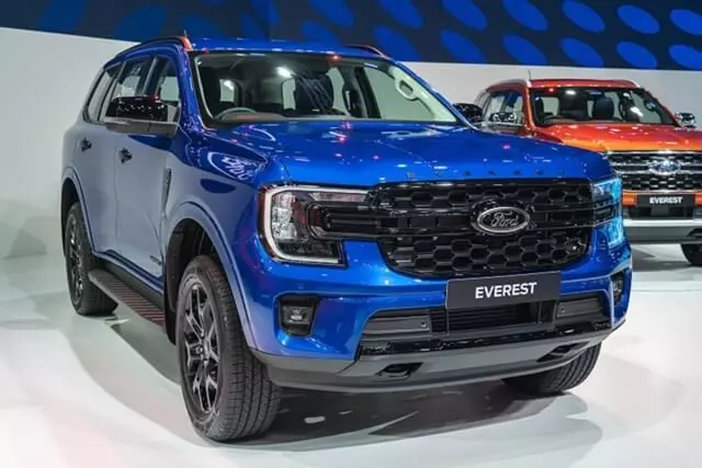 Ford-Everest-2023-dau-xe