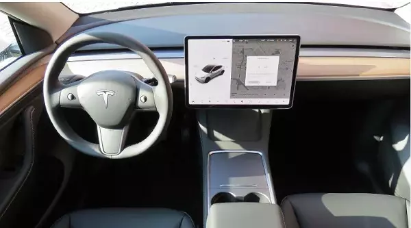 vô-lăng Tesla Model Y