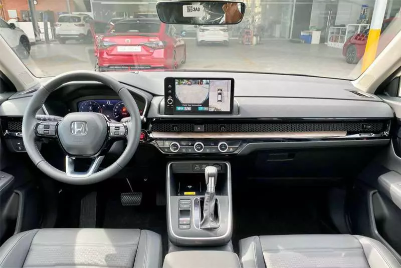 Khoang lái Honda CR-V L AWD