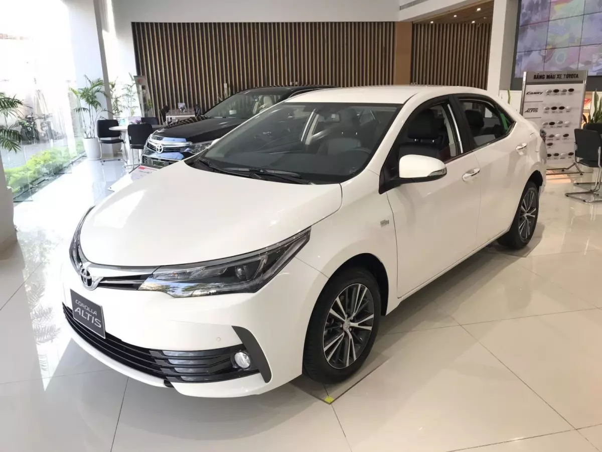 Ảnh chụp Toyota Corolla Altis từ trước