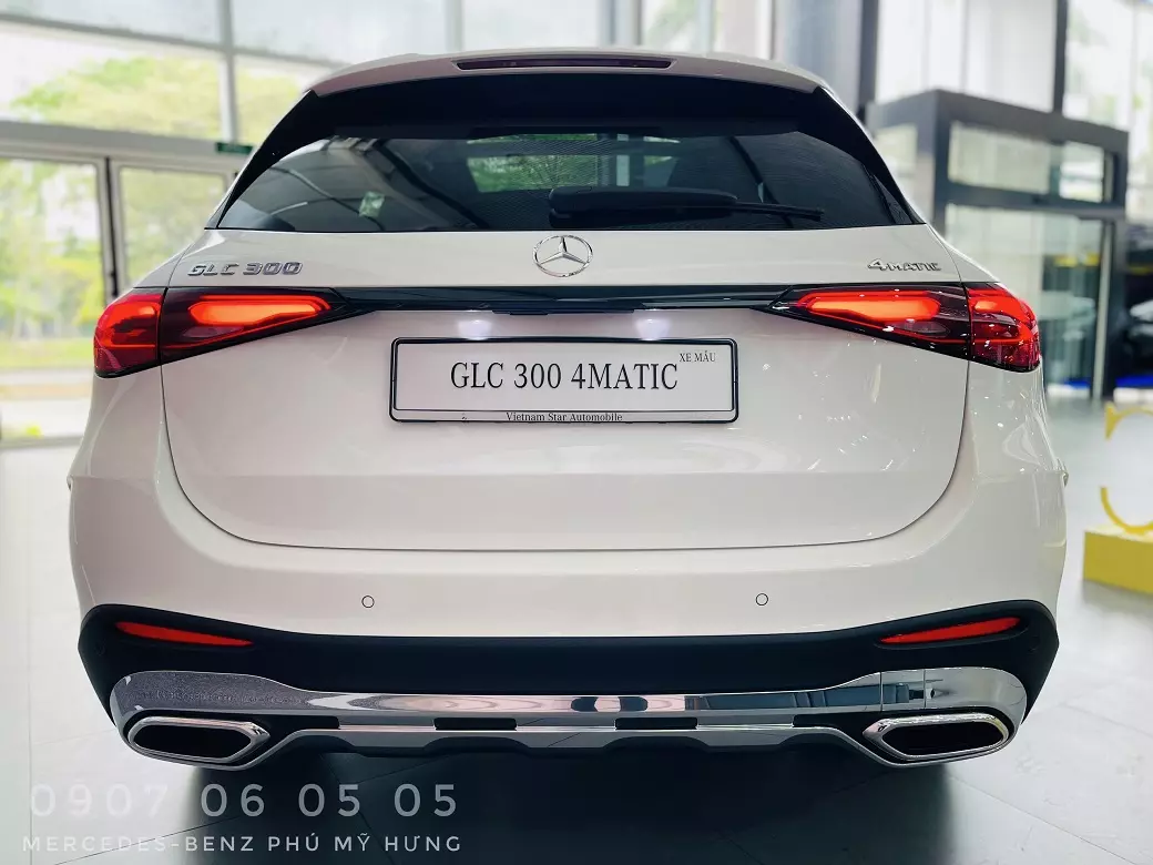 Mercedes GLC 300 tạo hình đuôi xe ấn tượng