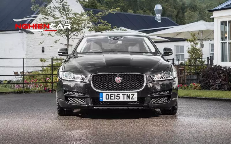 Jaguar XE Prestige 2.0 P 240 Ps