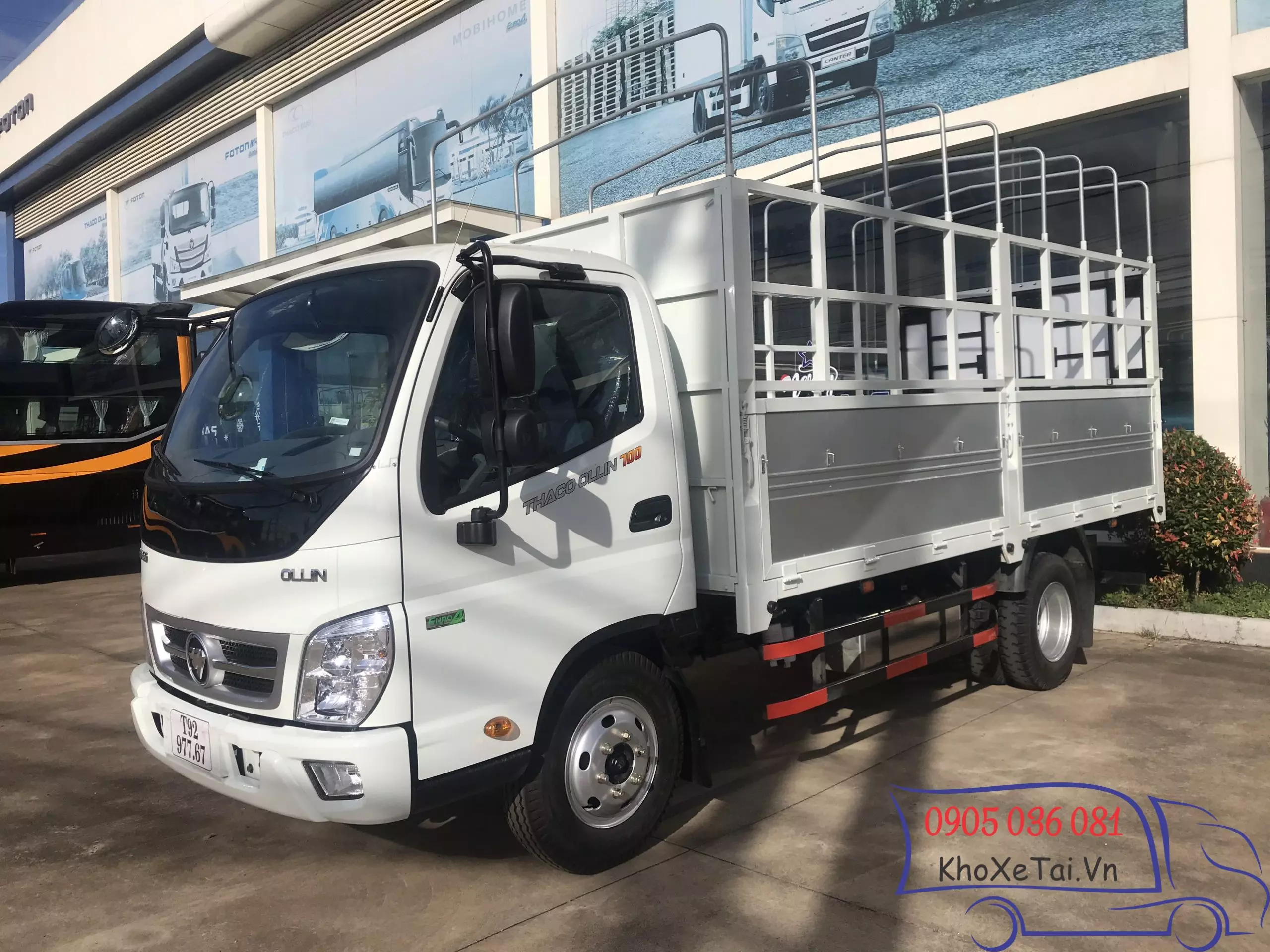 Xe tải Thaco Ollin 700 thùng mui bạt vách tôn kẽm - M51.