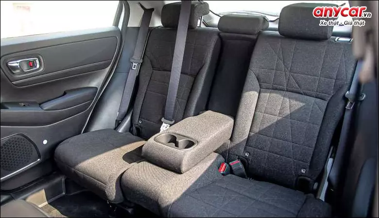 Ghế lái của Honda HR-V có thiết kế ôm sát thân người và tích hợp chỉnh điện 8 hướng đối với bản G, RS
