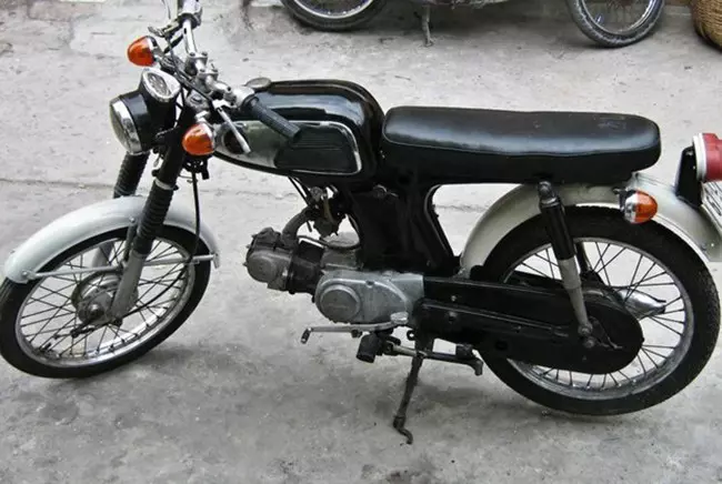 Mẫu xe Honda 67 với kiểu dáng hoài cổ