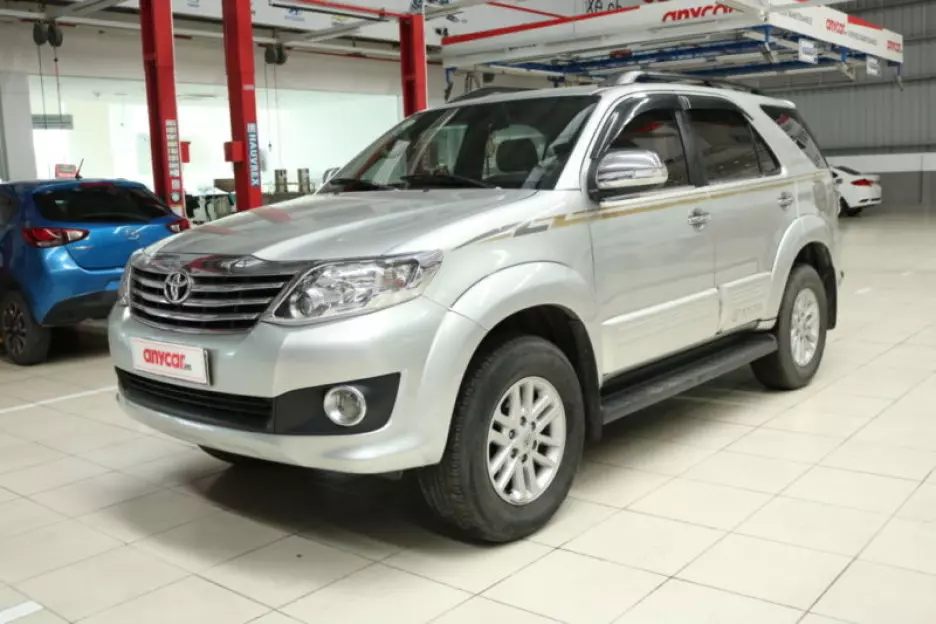 Toyota Fortuner 7 chỗ máy dầu