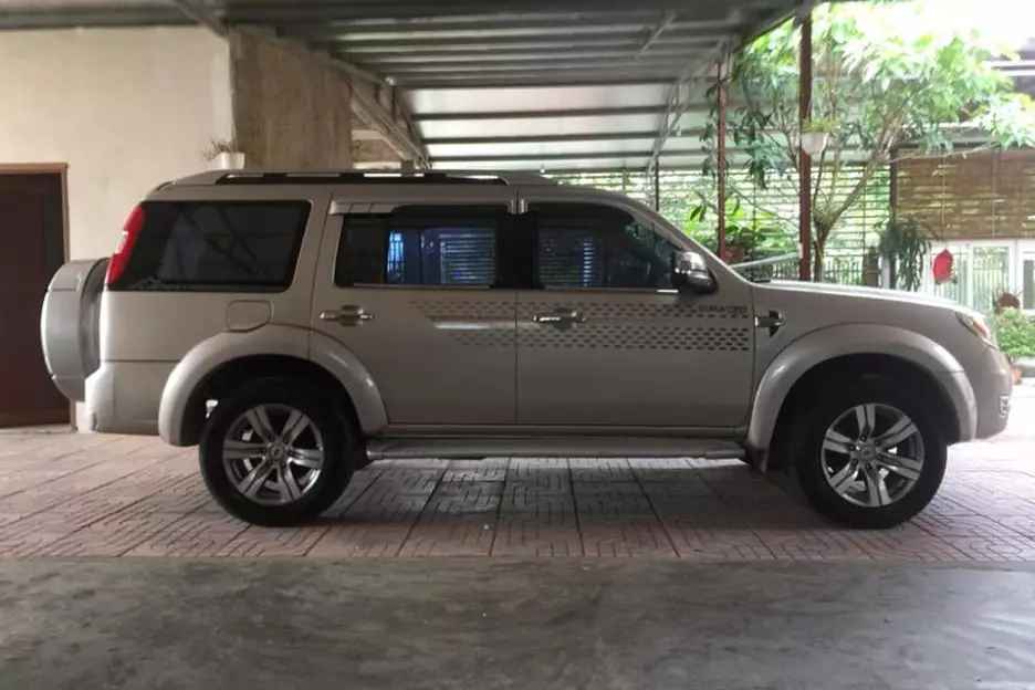 Ford Everest máy dầu